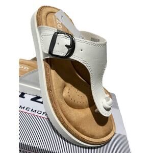 Izod Ladies Memory Foam Footed Strap White Sandals Slip on Size 7 NEW